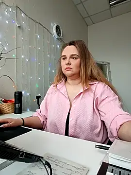 Juicy PeachLux online show from 05/01/26, 07:24