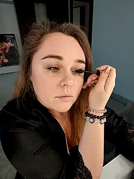 Juicy PeachLux online show from 11/17/25, 06:39