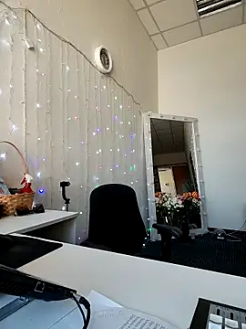 Juicy PeachLux online show from 04/13/26, 09:13