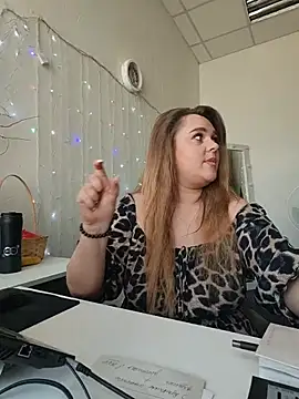 Juicy PeachLux online show from 05/16/26, 10:36