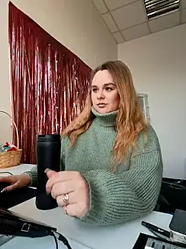 Juicy PeachLux online show from 10/26/25, 06:36