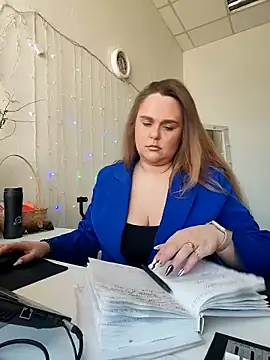 Juicy PeachLux online show from 05/03/26, 07:35