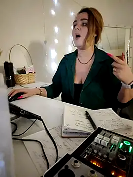 Juicy PeachLux online show from 03/16/25, 02:55