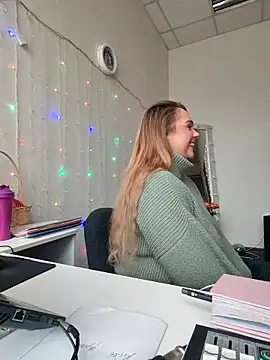 Juicy PeachLux online show from 04/09/26, 08:53