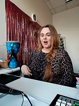 Juicy PeachLux online show from 12/05/25, 09:19