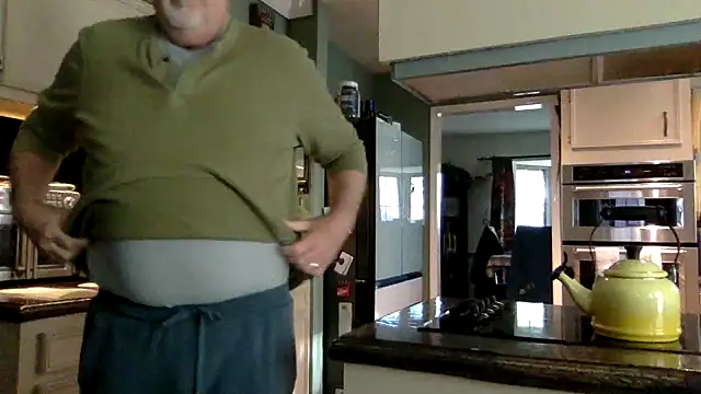 superbearboss online show from 12/20/25, 03:26