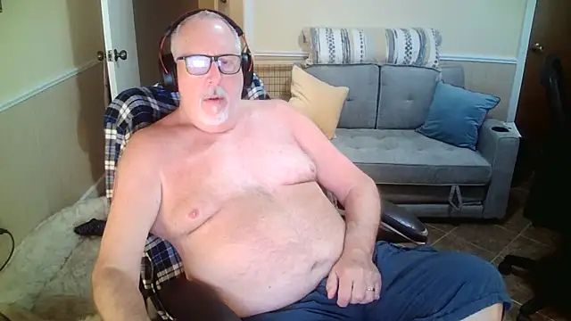 superbearboss online show from 04/12/26, 07:06