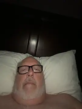 superbearboss online show from 11/18/25, 06:06