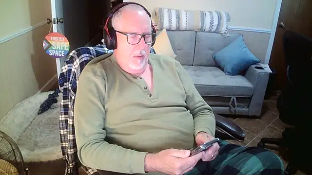 superbearboss online show from 04/07/26, 04:53