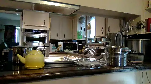 superbearboss online show from 12/21/25, 08:31