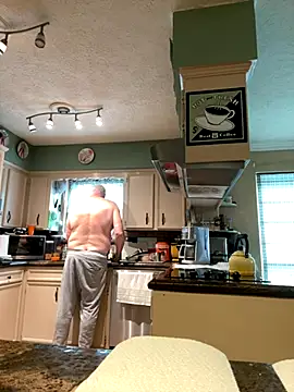 superbearboss online show from 11/17/25, 04:55