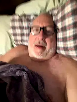 superbearboss online show from 11/12/25, 04:22