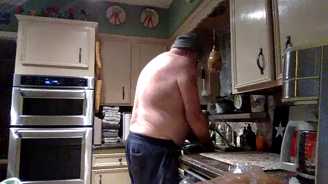 superbearboss online show from 11/28/25, 12:00