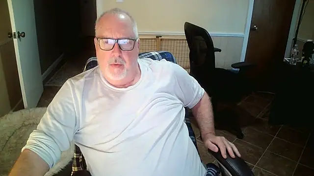 superbearboss online show from 10/28/25, 02:16