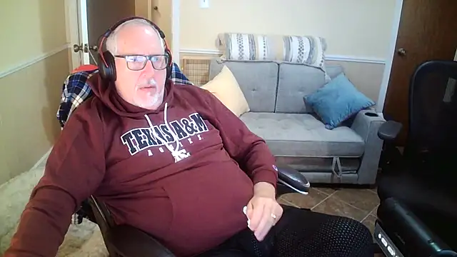 Snapshot of superbearboss chatting on 05/01/26, 10:26 superbearboss online show from 05/01/26, 10:26