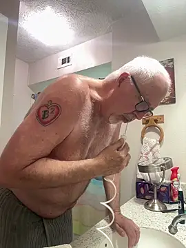 superbearboss online show from 03/27/26, 09:38