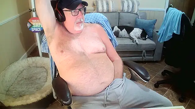 Snapshot of superbearboss chatting on 06/02/26, 03:45 superbearboss online show from 06/02/26, 03:45