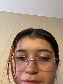 Karina Leon online show from 07/07/26, 06:00