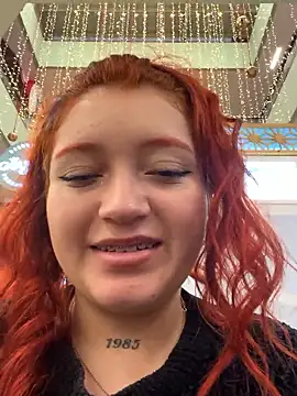 Karina Leon online show from 12/22/25, 09:15