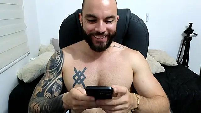 Isaac Carter online show from 03/11/26, 01:32