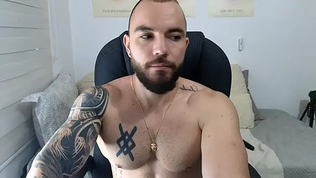 Snapshot of Isaac_Carter chatting on 10/01/25, 11:25 Isaac Carter online show from 10/01/25, 11:25