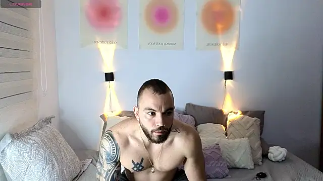 Snapshot of Isaac_Carter chatting on 03/12/25, 10:48 Isaac Carter online show from 03/12/25, 10:48