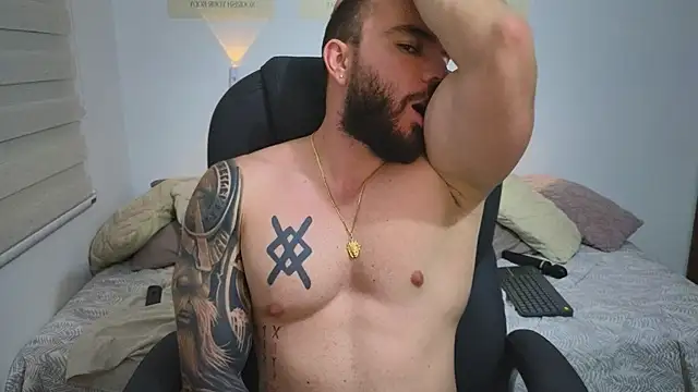 Snapshot of Isaac_Carter chatting on 01/17/26, 11:52 Isaac Carter online show from 01/17/26, 11:52