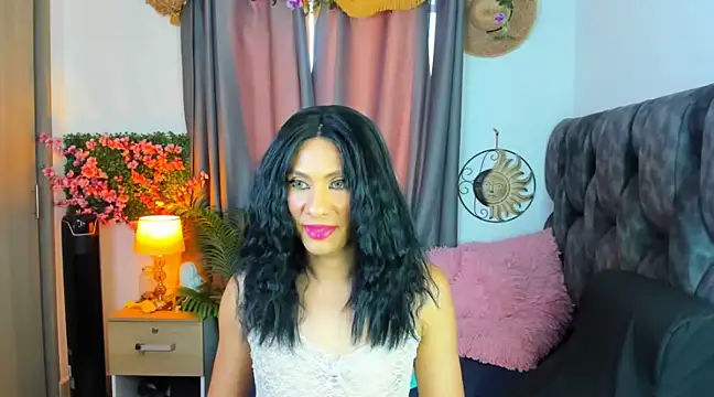 Snapshot of davinaclaire chatting on 03/21/25, 08:18 davinaclaire online show from 03/21/25, 08:18