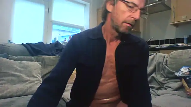 Snapshot of Grower_and_shower chatting on 09/27/25, 01:17 Grower and shower online show from 09/27/25, 01:17