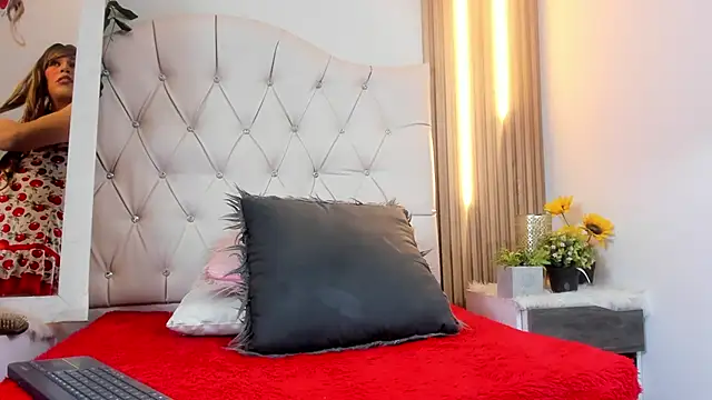 Alexa Bravva online show from 09/23/25, 04:19