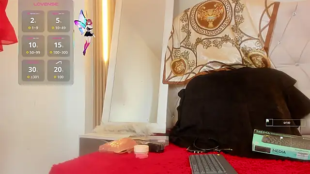 Alexa Bravva online show from 12/04/25, 04:22