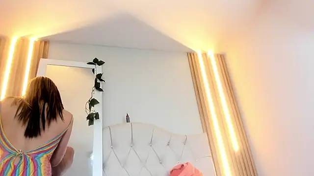 Alexa Bravva online show from 09/20/25, 04:06