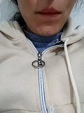 saraaxx1 online show from 11/19/25, 11:10