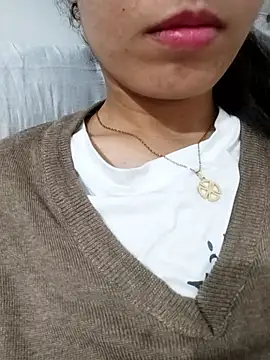 saraaxx1 online show from 02/12/26, 03:45