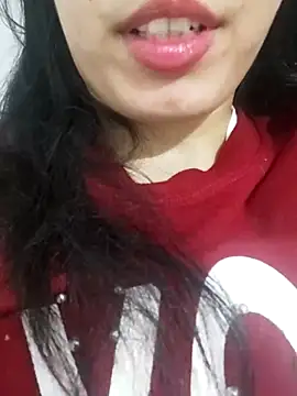 Snapshot of saraaxx1 chatting on 03/12/25, 11:22 saraaxx1 online show from 03/12/25, 11:22