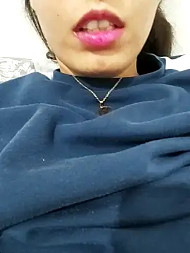 saraaxx1 online show from 02/08/26, 04:59