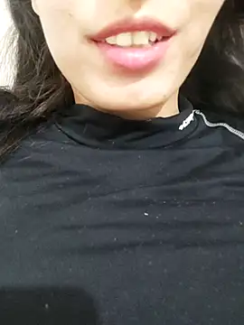 saraaxx1 online show from 12/03/25, 07:02