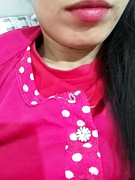 saraaxx1 online show from 11/13/25, 09:24