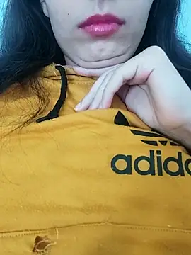 saraaxx1 online show from 12/18/25, 12:20