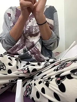 saraaxx1 online show from 03/13/26, 11:37