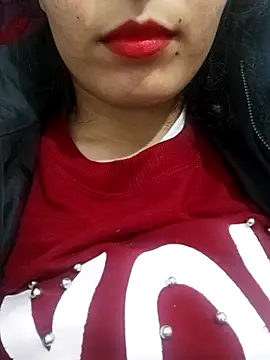 Snapshot of saraaxx1 chatting on 03/10/25, 08:34 saraaxx1 online show from 03/10/25, 08:34