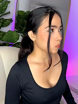  Emily Thompson  online show from 10/16/25, 12:08