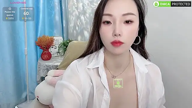 Dewluna online show from 12/16/25, 03:33