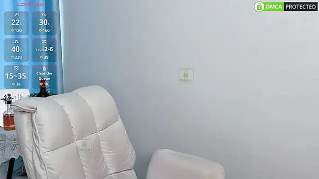 Dewluna online show from 10/13/25, 02:57