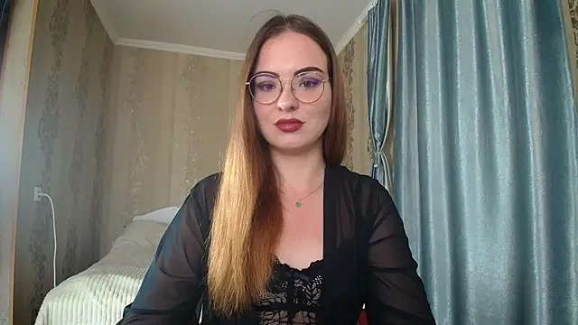 Snapshot of Leila_Kissyu chatting on 09/11/25, 01:22 Leila Kissyu online show from 09/11/25, 01:22