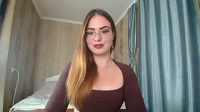 Snapshot of Leila_Kissyu chatting on 09/14/25, 01:11 Leila Kissyu online show from 09/14/25, 01:11