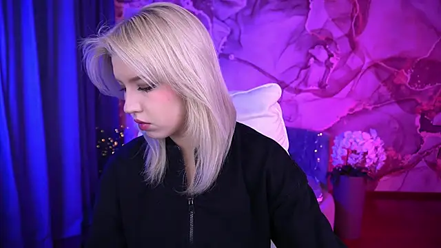 Snapshot of SelenaIris chatting on 10/02/25, 06:50 SelenaIris online show from 10/02/25, 06:50