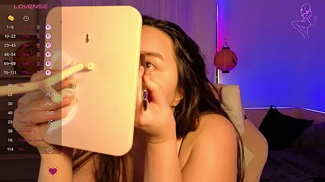 MiraLuccian online show from 11/05/25, 08:56