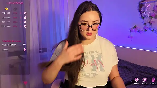 MiraLuccian online show from 09/12/25, 06:40