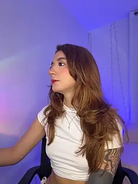 Snapshot of Hi_Soyfer chatting on 06/03/26, 02:33 Hi Soyfer online show from 06/03/26, 02:33